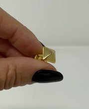Carica e avvia il video nel visualizzatore di galleria, Orecchino STUD
