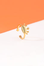 Load image into Gallery viewer, QUEEN GOLD RING
